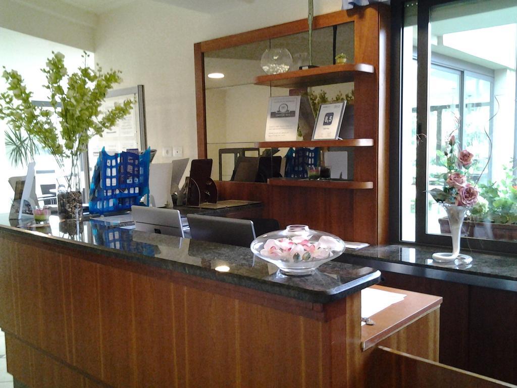Hotel Flora マリーナ・ディ・ビッボーナ エクステリア 写真